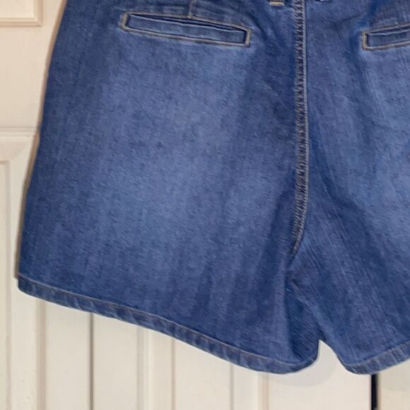 Gloria Vanderbilt High Rise Denim Shorts 18 - Picture 9 of 15